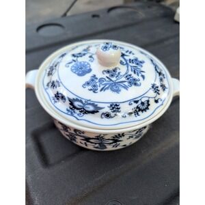 Blue Danube Covered Casserole Dish Blue Onion Japan Cottagecore Vintage Serving